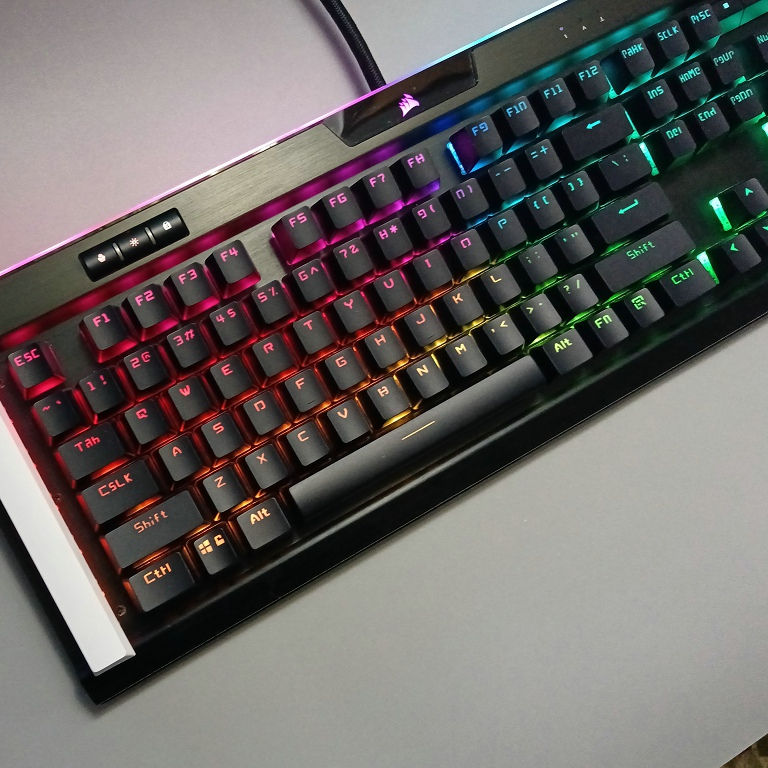 Corsair PBT transparente Taste – Gaming Keyboard Corsair Bewertung und Preis